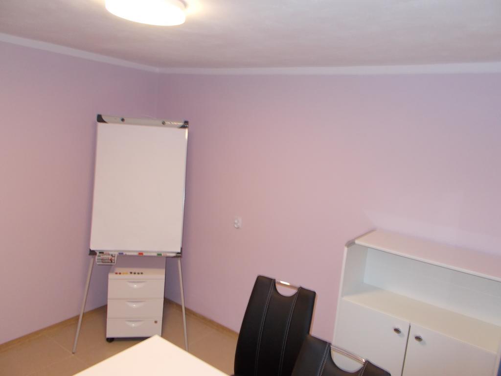 Willa Poniatowskiego Grodzisk Mazowiecki Exterior foto